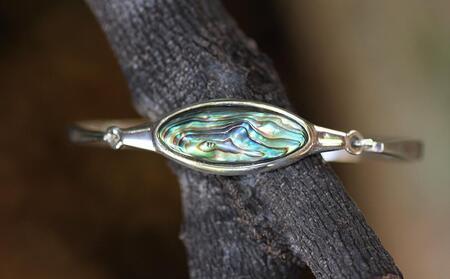 パァウアシェルを素材にした「シルバーバングル」貝工房かざはな【UC-3】