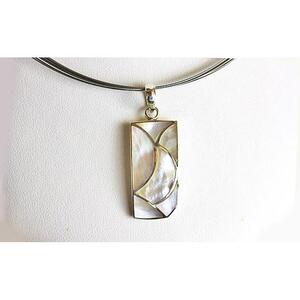 白蝶貝を素材にした「コードペンダント」貝工房かざはな【NC-10】