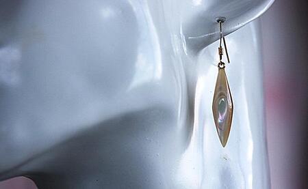 夜光貝を素材にした「ピアス」貝工房かざはな【EPH-6】