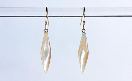 夜光貝を素材にした「ピアス」貝工房かざはな【EPH-6】