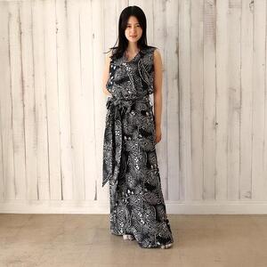 琉球紅型の柄生まれたモノトーン・カシュクールドレス(セミオーダー商品)