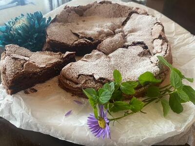 ビストロ・モンマルトル「ガトーショコラと抹茶のガトーバスク」