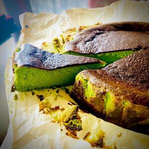 ビストロ・モンマルトル「ガトーショコラと抹茶のガトーバスク」