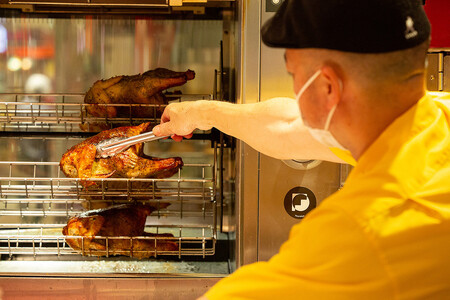 沖繩県産やんばる若鶏の丸焼き ハイグレードローストチキン ハーブ味 (2羽カット済み) ちょっとぜいたく チキンハウス 鶏肉 肉 にく 丸焼き 青森産ニンニク オリーブオイルを使用 ギフト お祝い パーティ 沖縄県 那覇市
