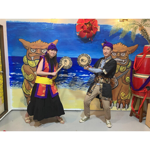 クラフト締め太鼓制作とエイサー体験