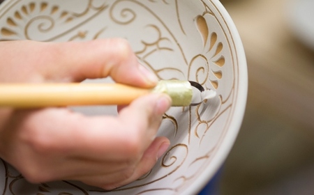 ＜受注生産品＞唐草手碗＜白＞｜沖縄　やちむん　人気