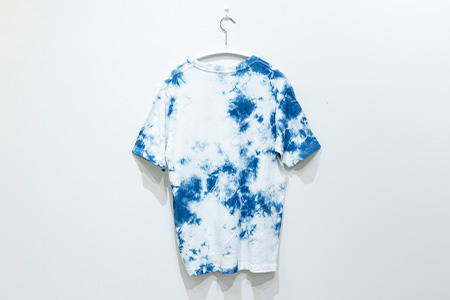 ふるさと納税 服 女 沖縄県 石垣市  石垣島の藍染工房 Tシャツ カラー:マダラ サイズ:Lサイズ KB-157-1 石垣島の藍染工房】Tシャツ【カラー:マダラ】【サイズ:Lサイズ