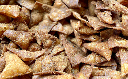 【SUNNY TACOS】黒糖シナモンチップス 440g(110g × 4個) 沖縄県 おきなわ サニー タコス こだわり お菓子 手軽 子ども やみつき スナック おいしい 美味しい 人気 ご当地 名護市 なご 黒糖 おやつ 国産 県産