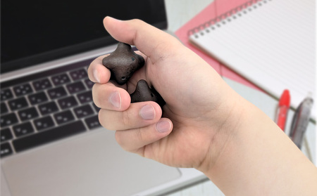 ツボ押しやちむん【2個入り】 やちむん つぼ押し 陶芸 陶芸品 焼き物 沖縄 お土産 ご当地 送料無料 名護市 ツボ押し石 焼物 筋肉のこりをほぐす 特殊な形 指圧 セルフメンテナンス ふるさと納税 なごし 伝統工芸 伝統工芸品