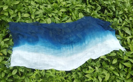 【琉球藍染】ストール幅広・薄手〈グラデーション〉