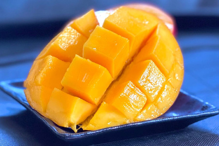 【 先行予約 2026年 発送 】 沖縄県産 マンゴー 『極み。』2kg 山城マンゴー屋 アップルマンゴー アーウィンマンゴー 国産 完熟マンゴー 果物 南国 くだもの フルーツ 完熟 夏 旬 沖縄 お取り寄せ 産地直送 農家直送 甘い 濃厚 糸満市