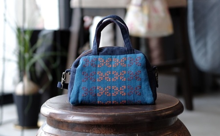 経浮花織 ランチポーチ+plus リーフ柄 （紺色・青系織物） ハンドバッグ 手提げバッグ 小さめ おしゃれ レディース 沖縄市 / FABRIC SHOP MINAMI [BCCS002-02]