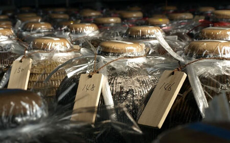 【全12回定期便】琉球泡盛 琉球パック 30度 1800ml×2 セット 泡盛 焼酎 地酒 お酒 ギフト 沖縄市 / 新里酒造株式会社[BCAS029]