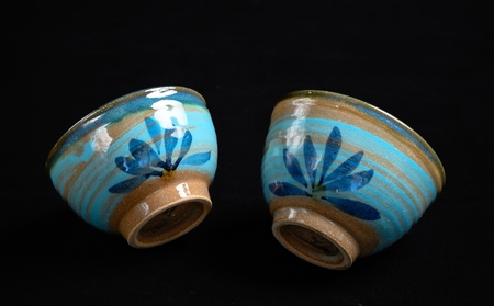 【琉球太田焼窯元】 青唐草紋様 飯茶碗<2個セット>