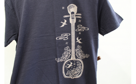 ふるさと納税 服 沖縄県 うるま市 花柄三線 Tシャツ（大人用） JAMMARKET Sサイズ Sサイズ 花柄三線 Tシャツ（大人用）【JAMMARKET】Sサイズ | 沖縄県