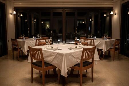 【宮古島】VillabuResort 宿泊クーポン券60,000円分（VR02）