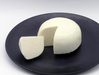 熟成モッツァレラチーズ 「MOMOスカモルツァ」