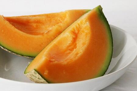 沖縄県宮古島産 春メロン【特大1玉】|贈答用・高級・赤肉メロン(琉球マルシェ)