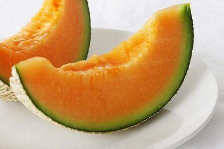 沖縄県宮古島産 春メロン【特大1玉】|贈答用・高級・赤肉メロン(琉球マルシェ)