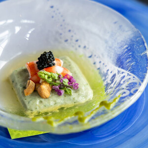 【La BOMBANCE古宇利島】コースディナーペア招待券(2名様)【1551891】