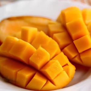 【2026年7月から順次発送・家庭用】名物おじーが作るアーウィン＆金蜜のマンゴー食べ比べ1kg【配送不可地域：離島】【1694703】