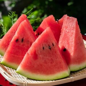 【2026年4月上旬から順次発送】黒皮スイカ「BonBonリッチ」1玉(2.0kg~3.0kg)【配送不可地域:離島】【1702334】