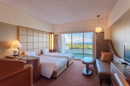 旅行 宿泊利用券 ウイングタワー オーシャンビュールーム 4名様利用 宿泊券 1泊 （ 朝・夕付 ）｜ 沖縄かりゆしビーチリゾート・オーシャンスパ