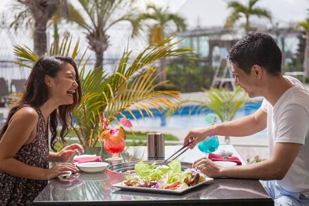 旅行 宿泊利用券 ウイングタワー オーシャンビュールーム 4名様利用 宿泊券 1泊 （ 朝・夕付 ）｜ 沖縄かりゆしビーチリゾート・オーシャンスパ