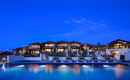 ふるさと納税宿泊ギフト券50000円×5枚セット【THE HIRAMATSU HOTELS & RESORTS 宜野座】 ひらまつ ホテルブランド 滞在型リゾート コバルトブルー 亜熱帯グリーン 朝日 自然 美食 居心地 マリンスポーツ 沖縄の海 旅行 記念日 贅沢 リゾートホテル 特別な くつろぎ 人気 至福 楽しみ