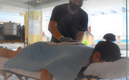 タピックタラソセンター宜野座タラソセラピー体験 (沖縄発祥海水温熱セラピーセット)1名様 約60分 沖縄 タラソセラピー 体験 サウナ プール ウォータースライダー ジャグジー 海水 海 海水温熱 ボディケア 沖縄スパ 温感ケア リフレッシュ 旅行 観光 人気 おすすめ 宜野座村 チケット