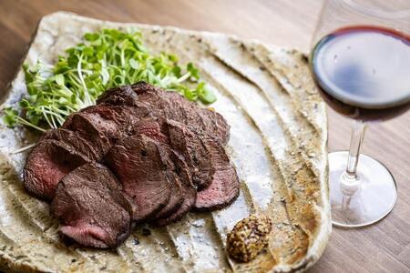 北海道 標茶町産 エゾ 鹿肉 モモ ブロック 1kg【鹿肉 鹿肉 鹿肉 鹿肉 鹿肉 鹿肉】