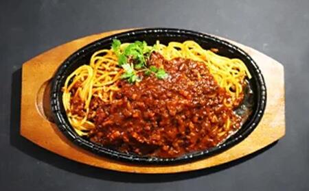 【先行予約/2026年2月以降発送】北海道産 標茶 羊肉のデミボロネーゼソース　4食セット【 パスタ ボロネーゼソース 肉 にく 羊肉 サフォーク 希少部位 グルメ お取り寄せ 国産 ヘルシー 標茶町 北海道 】