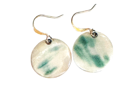 ピアス 夜光貝のピアス 丸 小 [マリンハウスIEアイランド 沖縄県 伊江村 ie47bde370003]