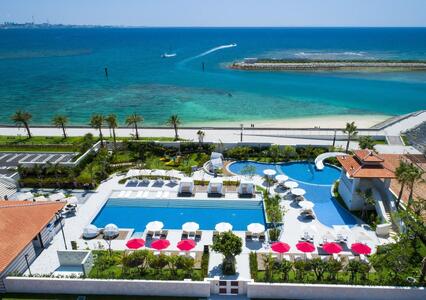 【ふるさと納税】【ダブルツリーbyヒルトン沖縄北谷リゾート】オーシャンビューツイン ペア宿泊券(1泊2日朝食付き) | 沖縄 旅行 アメリカンビレッジ アラハビーチ 夕陽 人気 送料無料