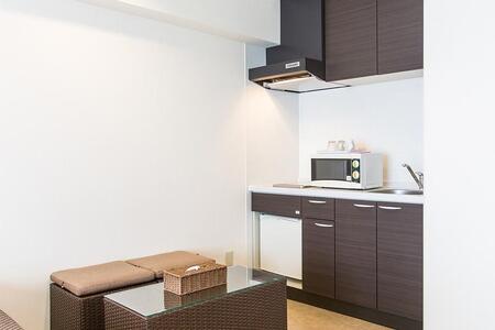 【ふるさと納税】【コンドミニアムホテルモンパ】最上階フロアー１泊素泊まりペア宿泊券  | 沖縄 旅行 人気 ホテル