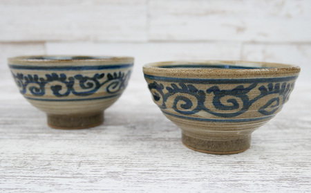 【仁 陶器工房】からくさ紋様 3.5寸マカイ ペア やちむん ヤチムン 陶器 手作り 茶碗 唐草 からくさ マカイ まかい ご飯 焼物 伝統 工芸 食器 うつわ シンプル 毎日使い 普段使い 沖縄 北中城