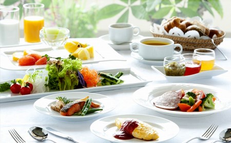 【EMウェルネス】デラックススイート　ペア2泊宿泊券【朝食スパ付】