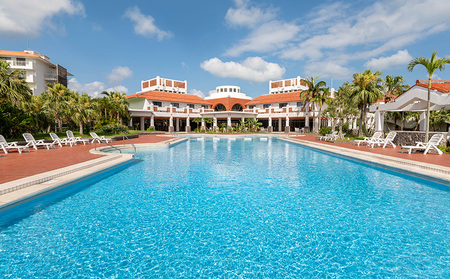 【ウォーターマークホテル沖縄 久米アイランド】ご宿泊クーポン 15000円分 ホテル リゾート 沖縄 南国 久米島 琉球 離島 球美 癒し 海 ビーチ 大自然 星空 満天 休日 宿泊 レストラン 朝食 プール アクティビティ