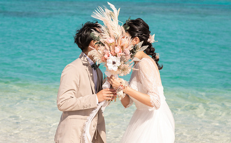 ハテの浜フォトウェディング in Kumejima 写真 ロケーション ウェディング 結婚 記念 思い出 大自然 絶景 癒やし 海 ビーチ 砂浜 珊瑚 エメラルド 東洋一 沖縄 久米島 南国 リゾート 楽園
