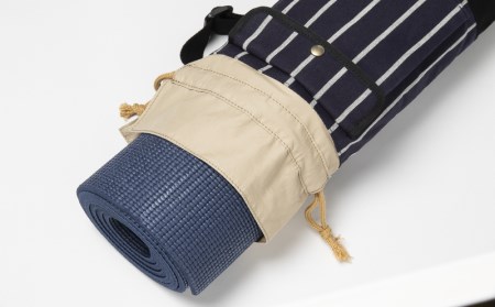 「琉球帆布」ヨガマットケースB（ネイビー）- ヨガ マットケース 収納 帆布 手づくり ハンドメイド 軽い 丈夫 布 人気 ツートンカラー おしゃれ ポケット付き 高級感 ベルト 調整可能 琉球帆布 手仕事 伝統技術 沖縄県 八重瀬町【価格改定】