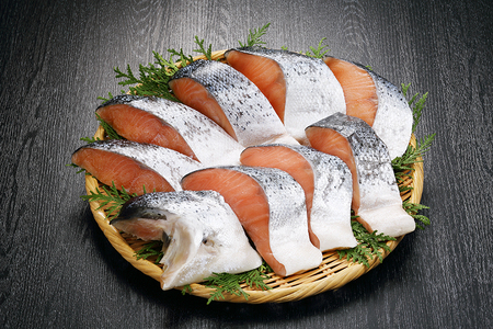 【訳あり】アトランティックサーモン 塩切身 小分け包装【1kg】_T010-1691