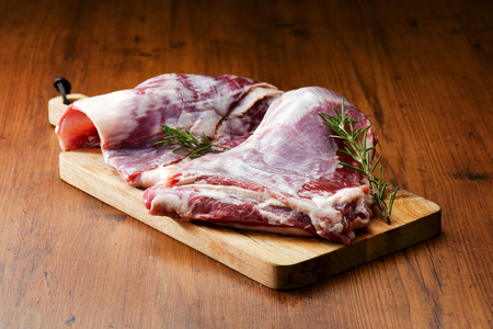 鹿肉バラ 計600g ジビエ 北海道産鹿肉 ジビエ