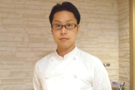 【定期便】酪農王国のアップルパイ 大きな3号サイズ(4個入)×4ヵ月【全4回】りんご アップルパイ バター 北海道 別海町