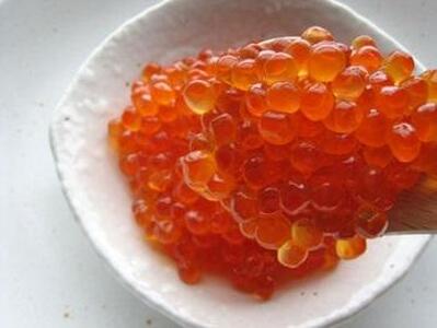 羅臼産無添加無着色たらこ300gと醤油いくら250g魚卵セット | いくら 海鮮丼