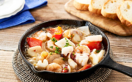 羅臼産のタコ、イカをふんだんに使ったシーフードミックス 2kg