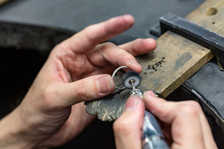 【寄附金額見直しました】リング プラチナ 甲丸 ツイスト 2.5mm 指輪 Pt900