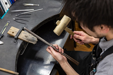 リング K10 イエローゴールド 平打ち 2.5mm幅