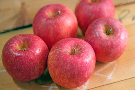 【26年4月発送】りんご 平均糖度13度以上！ 有袋ふじ 約5kg おもてなし用 CA貯蔵 クール便 青森 果物 フルーツ 林檎 リンゴ くだもの