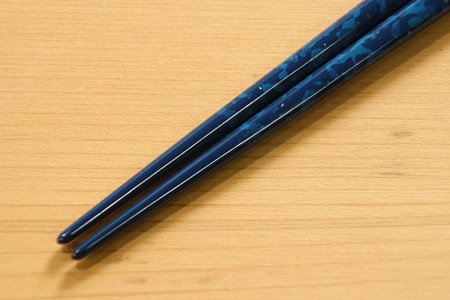  【皇室献上用新色】津軽塗 夫婦箸【ロイヤルブルー 貝蒔（大）・（中）】