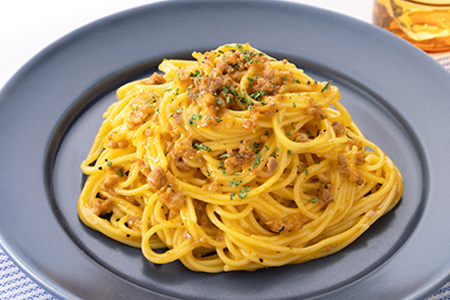 ニッスイ とりそぼろ （52g×2個パック）×12セット 国産 鶏肉 鶏 小分け 常温 防災食 非常食 保存 おかず 弁当 朝食 朝ごはん 夕食 簡単調理 青森県 八戸市